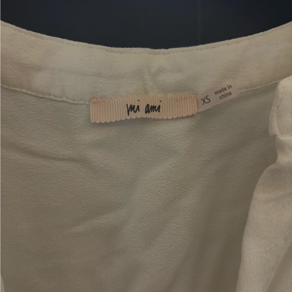 Stunning White Francesca’s Top - Picture 2 of 3